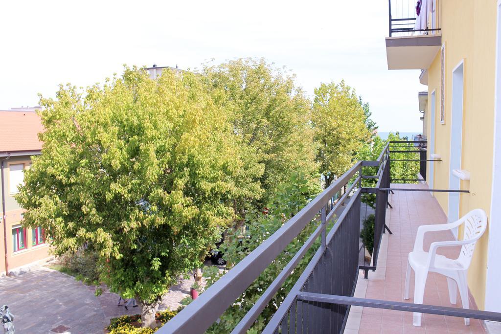 Hotel Buda Белариа-Игеа Марина Екстериор снимка