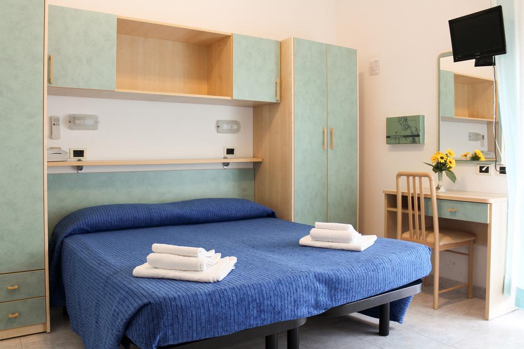Hotel Buda Белариа-Игеа Марина Екстериор снимка