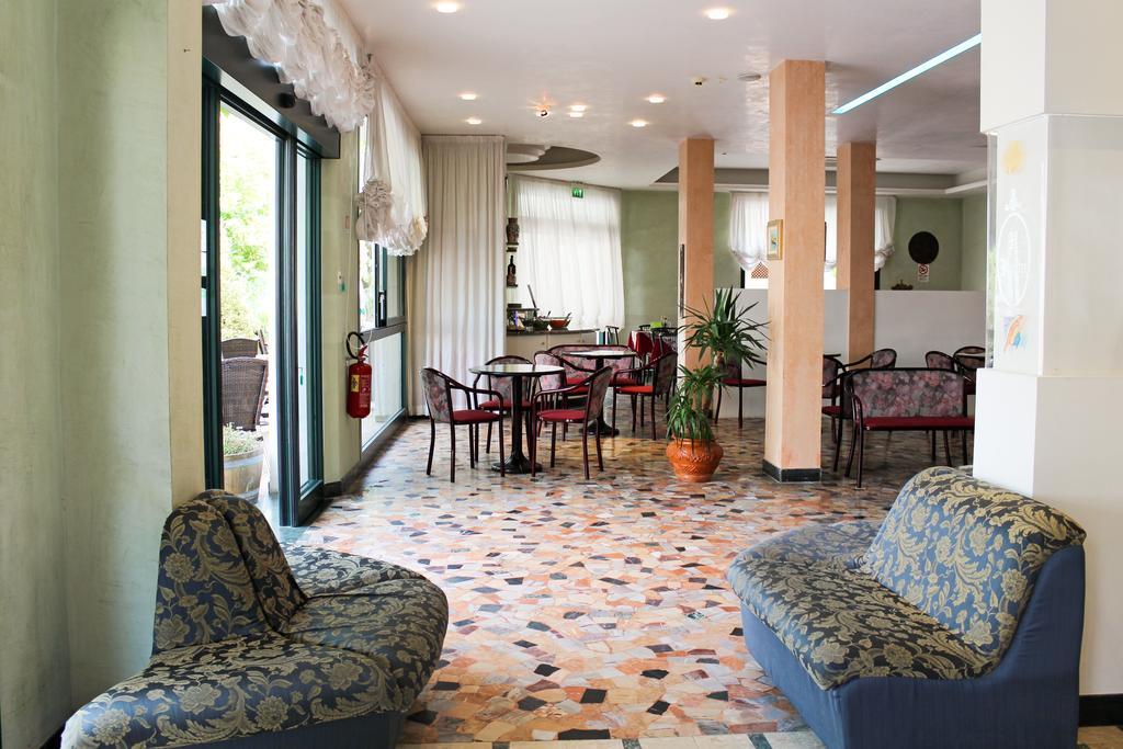 Hotel Buda Белариа-Игеа Марина Екстериор снимка