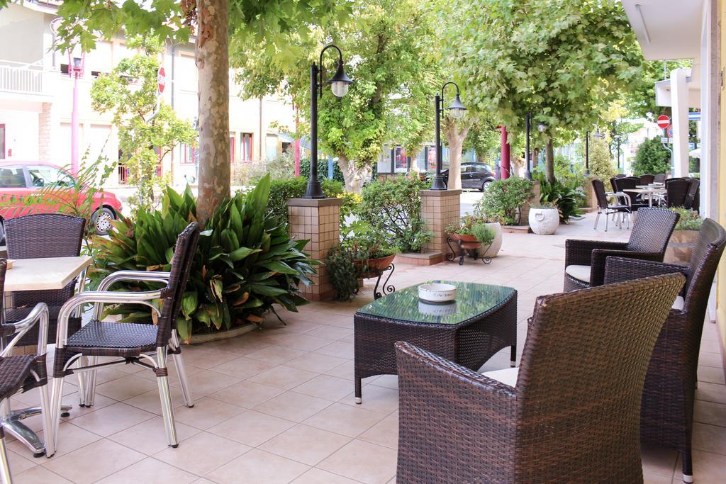 Hotel Buda Белариа-Игеа Марина Екстериор снимка