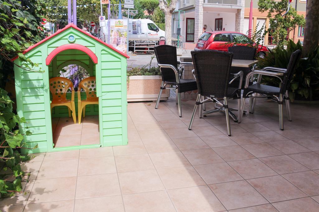 Hotel Buda Белариа-Игеа Марина Екстериор снимка