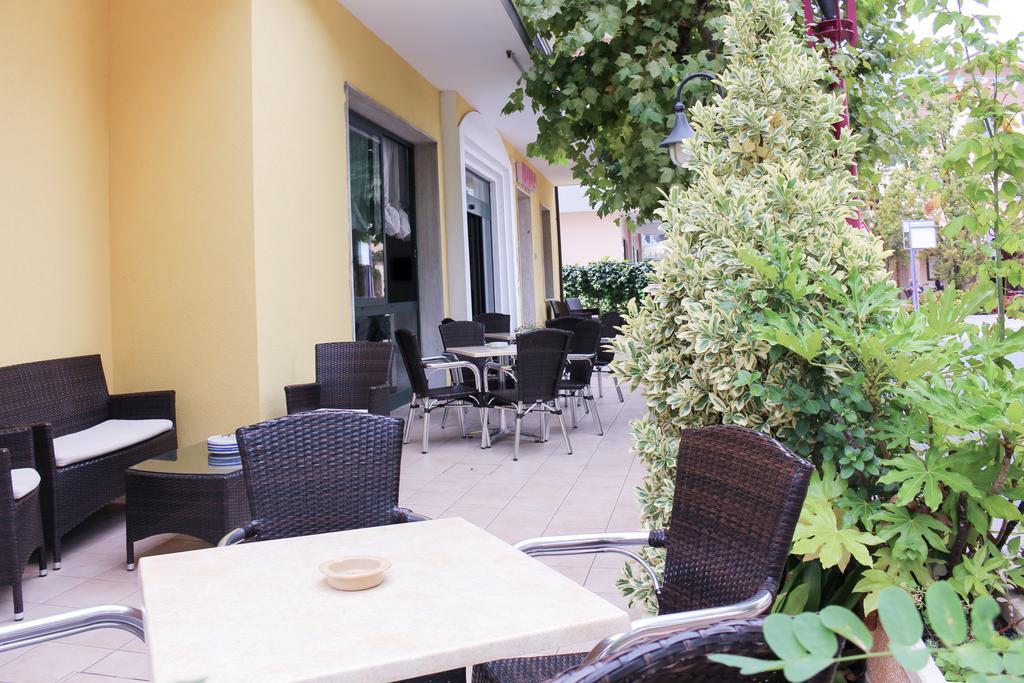 Hotel Buda Белариа-Игеа Марина Екстериор снимка
