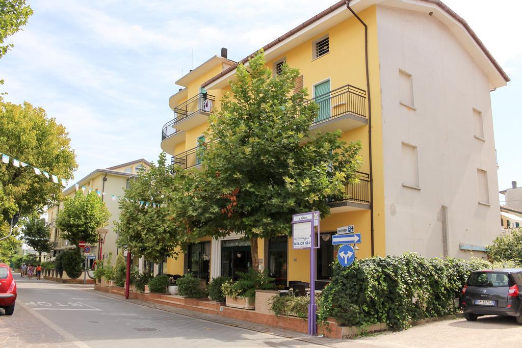 Hotel Buda Белариа-Игеа Марина Екстериор снимка