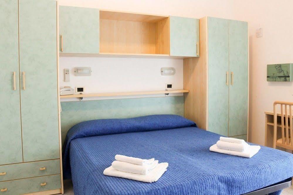 Hotel Buda Белариа-Игеа Марина Екстериор снимка